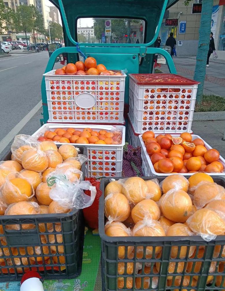 摆地摊水果销售攻略：进货渠道与经营技巧
