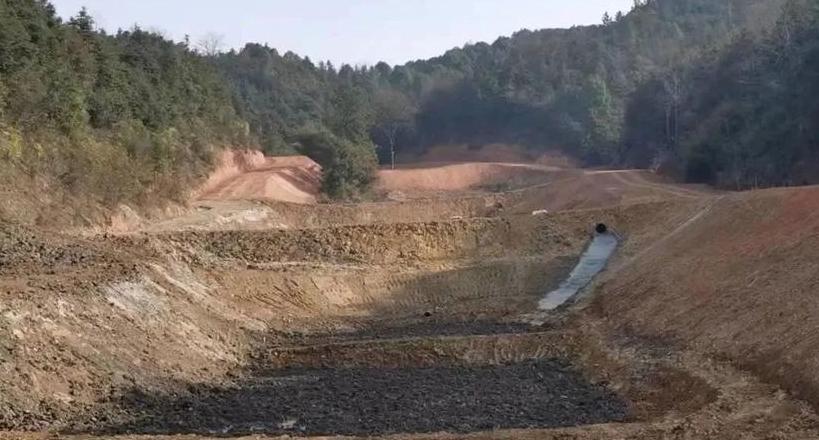 非法用地识别指南：解析违法土地使用与耕作层破坏